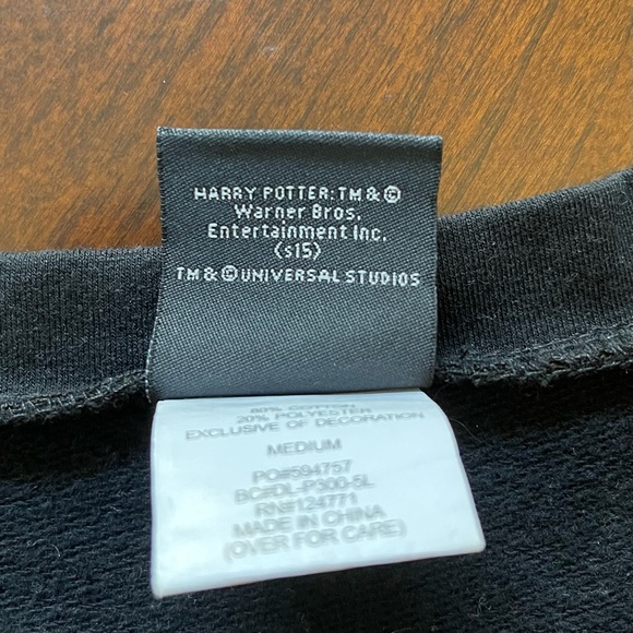 Universal Studios Harry Potter Long Sleeved Fleece Shirt - Picture 5 of 10